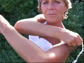 Outdoor Fuck Mature Woman Gets Dicked